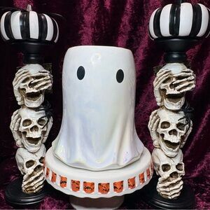 DW Home GIANT 60 Oz Iridescent White Halloween Ghost Candle Pumpkin Apple Scent